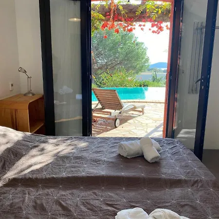 Villa Belle Traditionnelle Vue Mer Avec Piscine A 1,5 Km De La Plage De Pinarello *