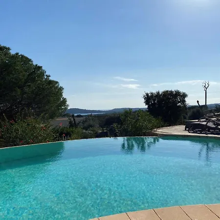 Belle Traditionnelle Vue Mer Avec Piscine A 1,5 Km De La Plage De Pinarello Villa *